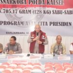Sabu Rp231 Miliar Menyusup Lewat Jalur Tikus Jawa-Kalimantan, Polda Kalsel Gulung Jaringan Internasional IMG-20260618-WA0045