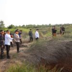 Api Karhutla Kepung Pengayuan Banjarbaru: Kapolda Kalsel dan Forkopimda Turun Tangan Blokir Pergerakan Si Jago Merah Compress_20260812_131305_5294