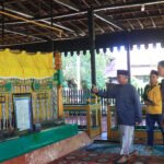 Napak Tilas Kapolresta Banjarmasin di Makam Sultan Suriansyah: Menggali Nilai Kepemimpinan Raja Pertama Banjar IMG-20260806-WA0041