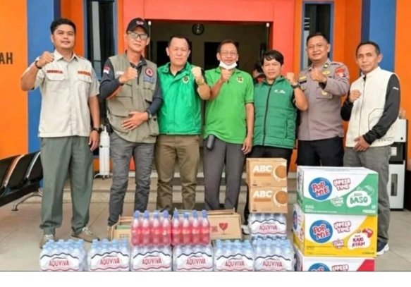 Kepungan Asap Murung Raya: DPC PPP Salurkan Sembako untuk Tim Satgas Karhutla