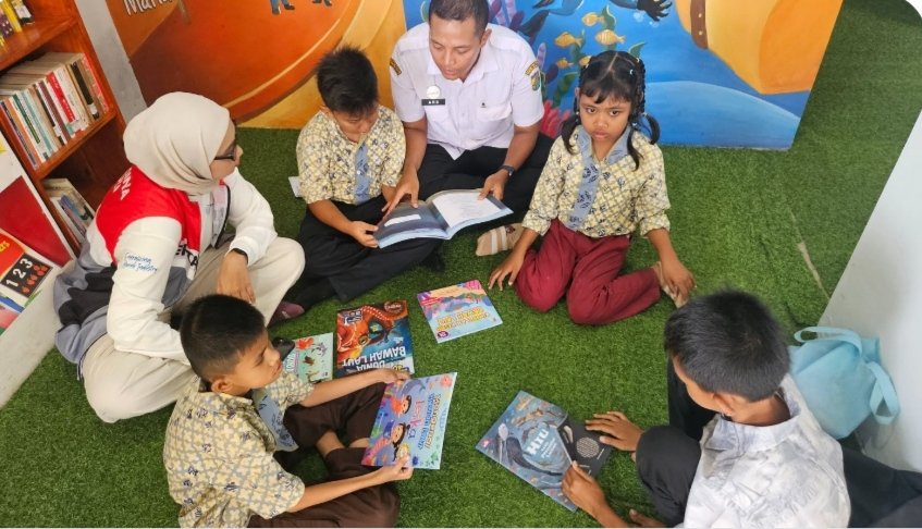 Tingkatkan Literasi Maritim dan Aksi Sosial, PTK Sulap 57 Perpustakaan Hingga Santunan di Wilayah Operasional